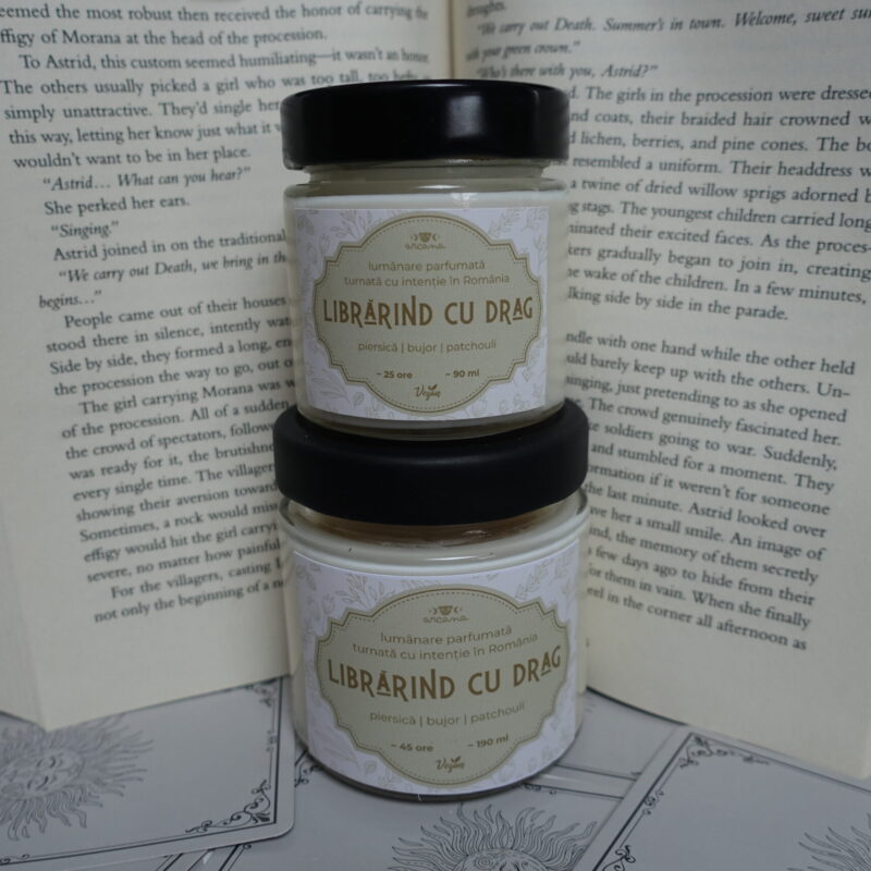 Librărind cu drag - Lumânare parfumată