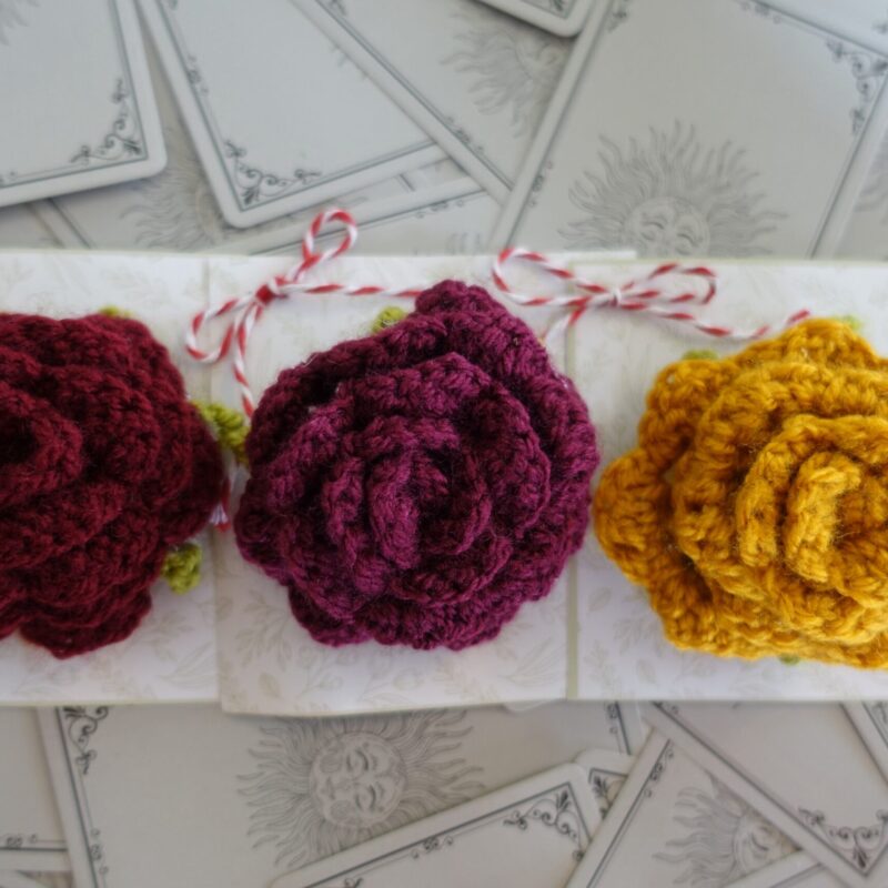 Broșă Trandafir – Un Mărțișor Atemporal