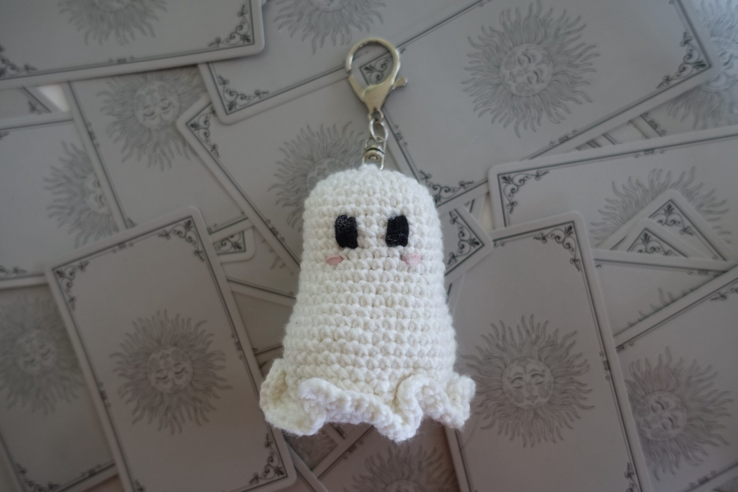 Ița Fantomița – Familiarul tău de buzunar